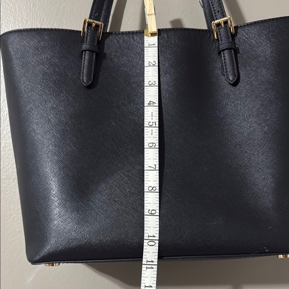 Michael Kors Black Tote Bag with Structured Design - Picture 3 of 12